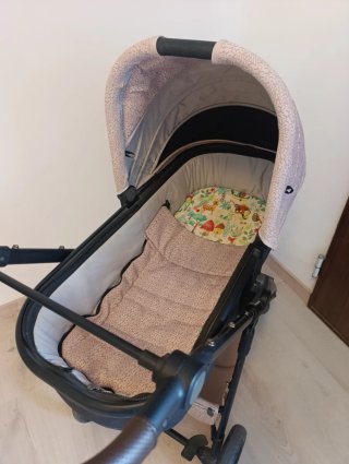 Carrito de bebé gris y rosa MAST M3/M4 Bassinet