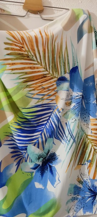 Maglia estiva bianca floreale donna.