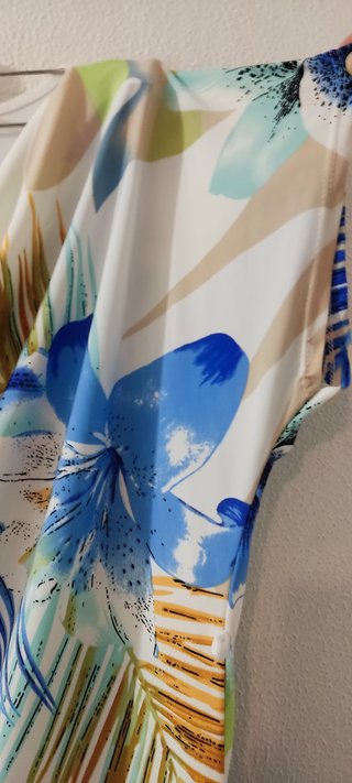 Maglia estiva bianca floreale donna.
