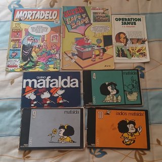 Lote variado de 60 comics.