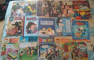 Lote variado de 60 comics.