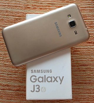 Móvil Samsung Gold J3