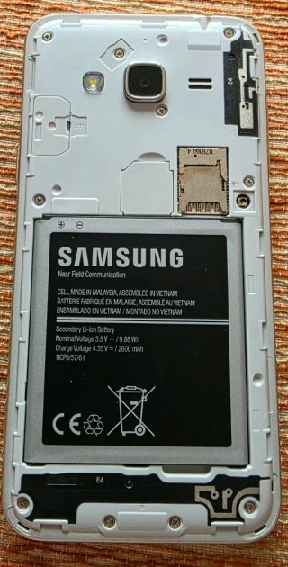 Móvil Samsung Gold J3