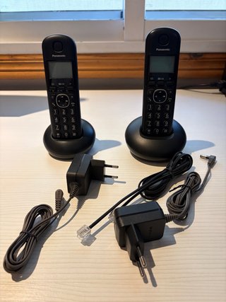 Teléfono Inalámbrico Panasonic con 2 Terminales