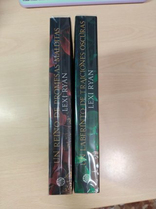 Saga de dos libros de Un reino de promesas maldita
