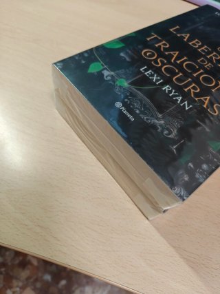 Saga de dos libros de Un reino de promesas maldita