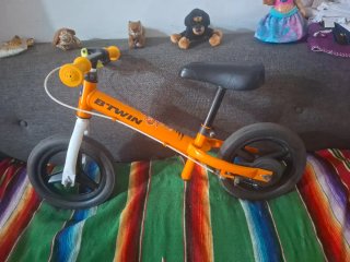 Bicicleta de aprendizaje naranja Btwin
