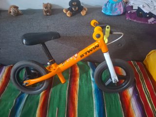 Bicicleta de aprendizaje naranja Btwin