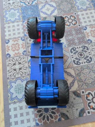Hot Wheels Monster Trucks camión Rhino Rig
