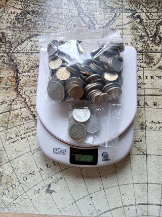 1 kg Pesetas y Monedas Extranjeras