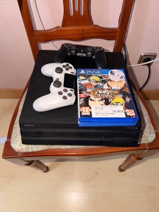 PS4 Pro + 2 Mandos + 5 juegos