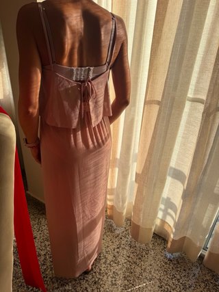 Vestido largo rosa con espalda abierta