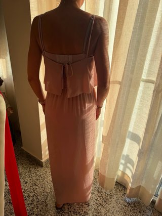 Vestido largo rosa con espalda abierta