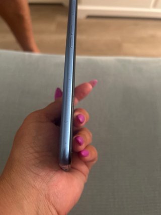 Teléfono móvil azul