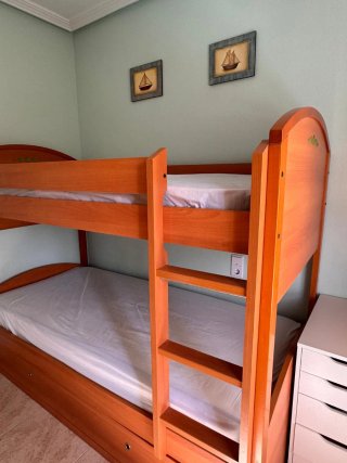 Litera triple (3 camas 90x190) + Cama nido
