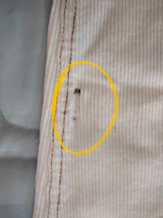 Pantalón blanco de pana de Zara Trafaluc.