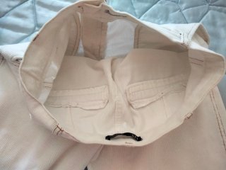 Pantalón blanco de pana de Zara Trafaluc.