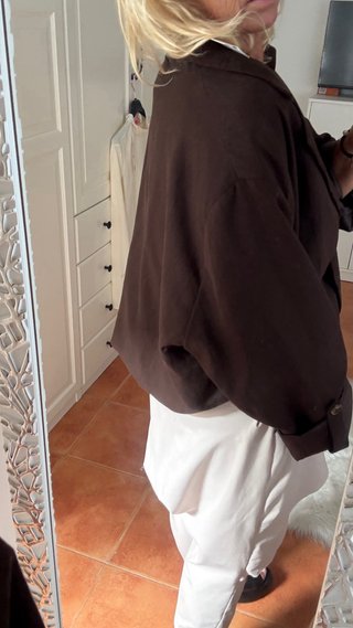Chaqueta corta marrón