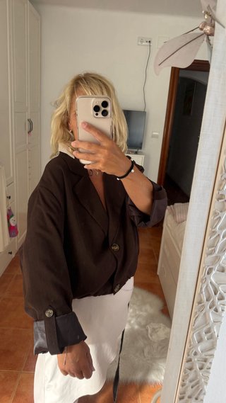 Chaqueta corta marrón