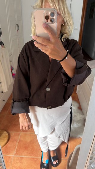 Chaqueta corta marrón