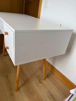 Escritorio Ikea Levin Blanco y Madera