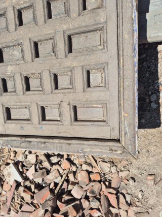 Puerta antigua de madera maciza - puerta de derrib