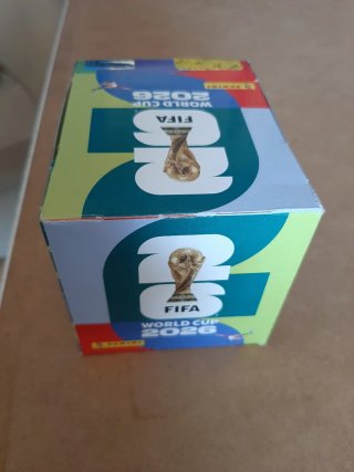 Caja Panini cromos Mundial FIFA 2026