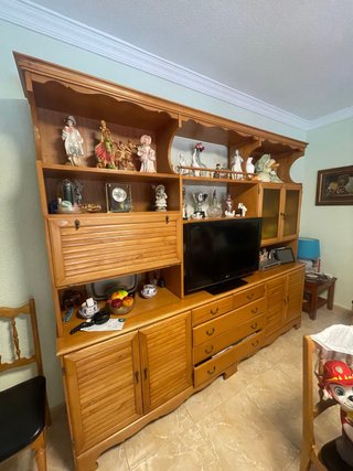 Mueble de salón madera maciza.
