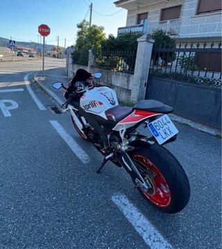 Aprilia RSV4