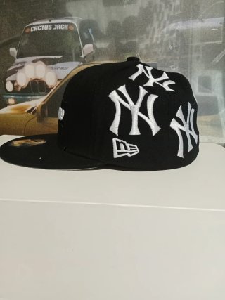 Gorra Supreme New Era 59Fifty Negra Talla 7.1/4