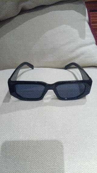 Gafas de sol negras