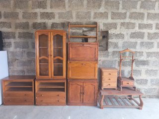 Muebles de madera maciza variados