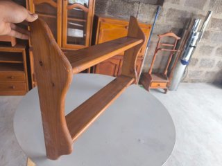 Muebles de madera maciza variados