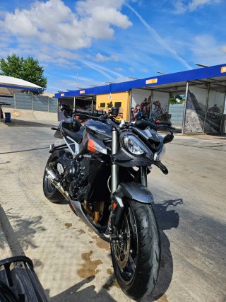 Triumph Street Triple RS