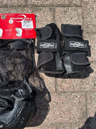 Pattini a rotelle con protezioni e borsone