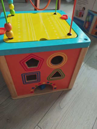 Cubo actividades para bebés