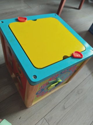 Cubo actividades para bebés