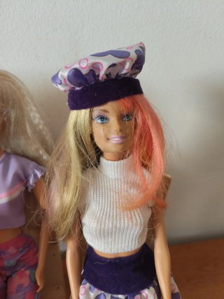 Set di Barbie anni '90 con tavolo da picnic e accessori