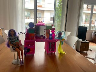 Tocador Barbie Extra con Accesorios