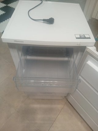 Hisense FV105D4AW2. Congelador, capacidad neta: 82