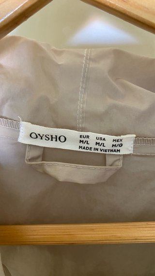 Chubasquero Oysho Beige Talla M-L
