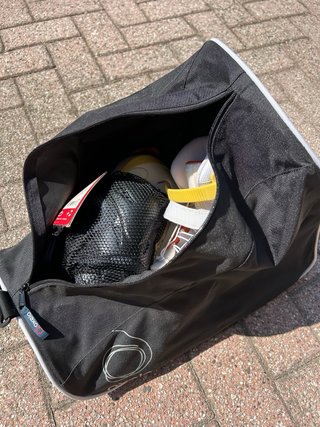 Pattini a rotelle con protezioni e borsa