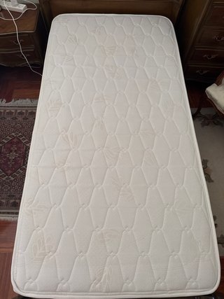 Cama 90 cm Madera y Rattan. Colchón incluido.