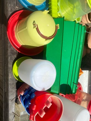 Bebederos y comederos de plastico para aves