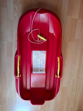 Trineo rojo para niños