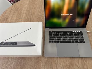 MacBook Pro 15 2019 i9 16GB 512GB