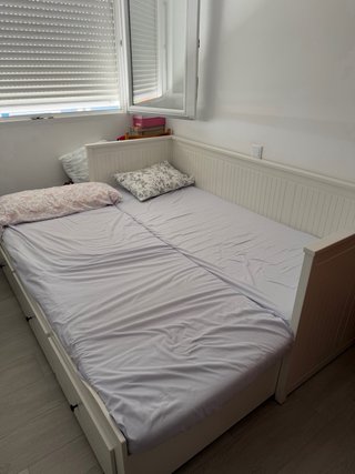 Cama Extraíble Ikea Blanca con dos colchones.