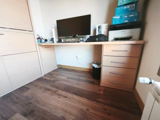 Litera plegable, con mesa de trabajo y colchones
