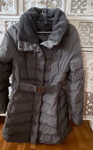 Abrigo acolchado El Corte Inglés gris Talla M
