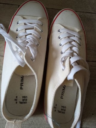 Zapatillas tipo Converse bajas de Primark